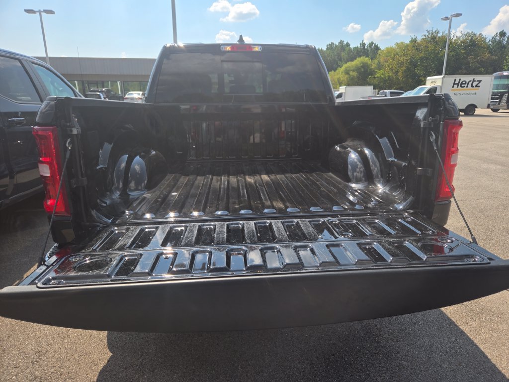 Used 2025 RAM 1500 Laramie AWD/4WD image 5