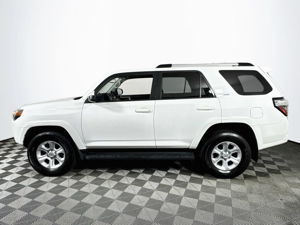 Used 2020 Toyota 4Runner SR5 AWD/4WD image 4