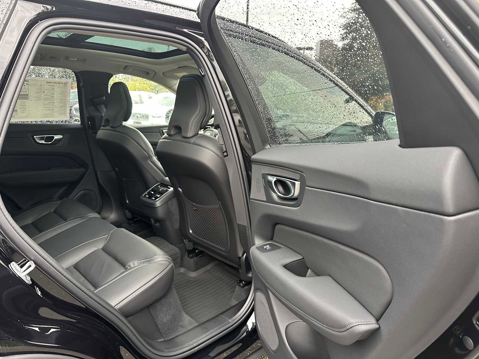 New 2026 Volvo XC60 B5 Ultra w/ Protection Package Premier image 13