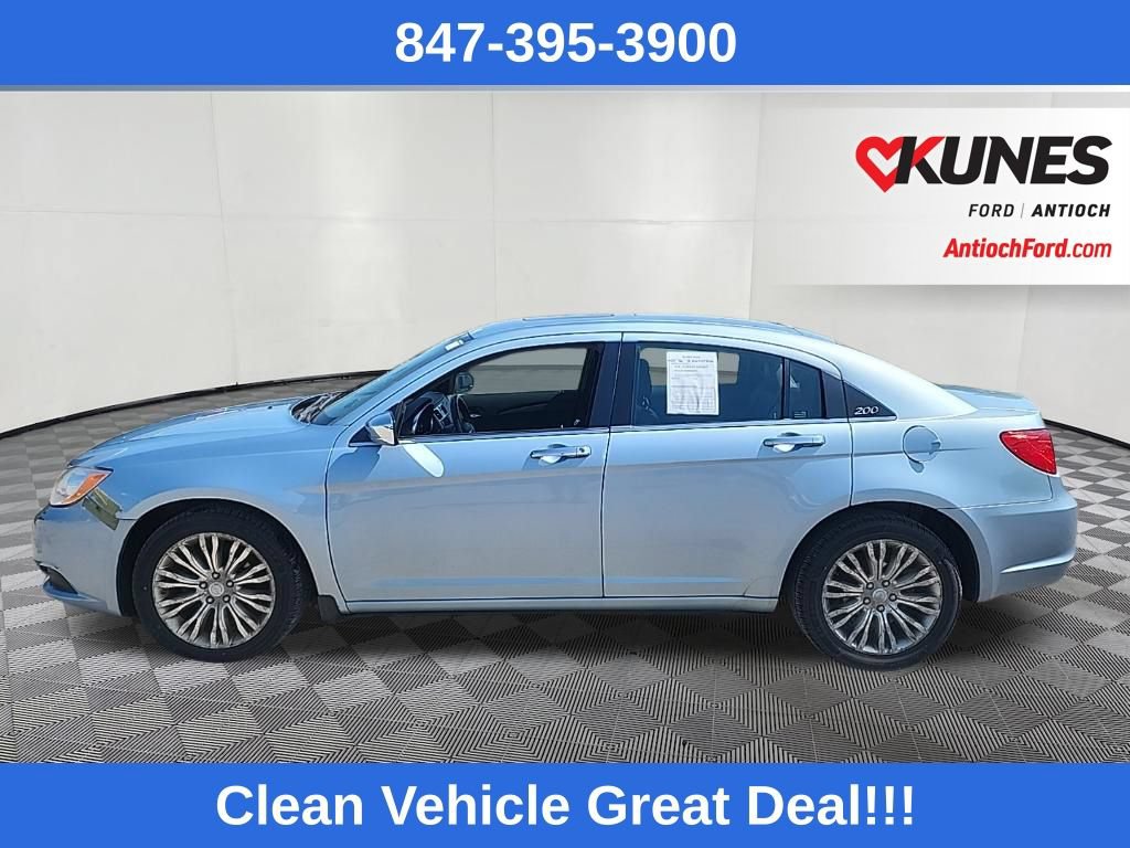 Used 2012 Chrysler 200 Limited FWD image 4