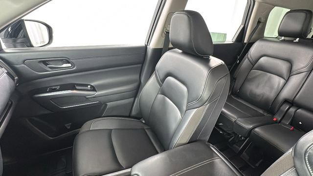 Certified 2025 Nissan Pathfinder SL image 13