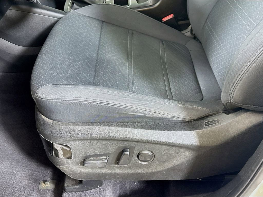 Used 2017 Kia Sorento LX w/ LX Convenience Package image 22