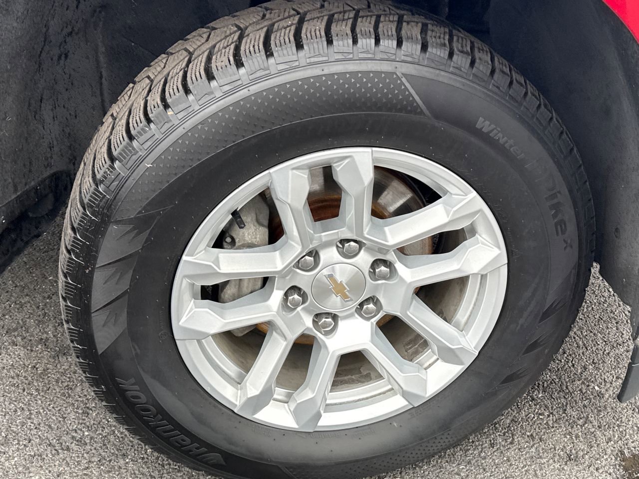 Used 2024 Chevrolet Silverado 1500 LT image 9