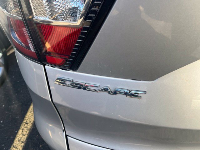 Used 2018 Ford Escape Titanium FWD image 16