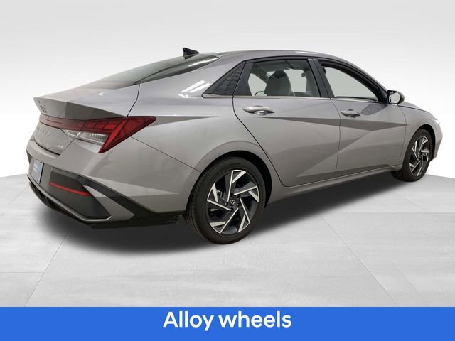 Certified 2025 Hyundai Elantra Limited image 5