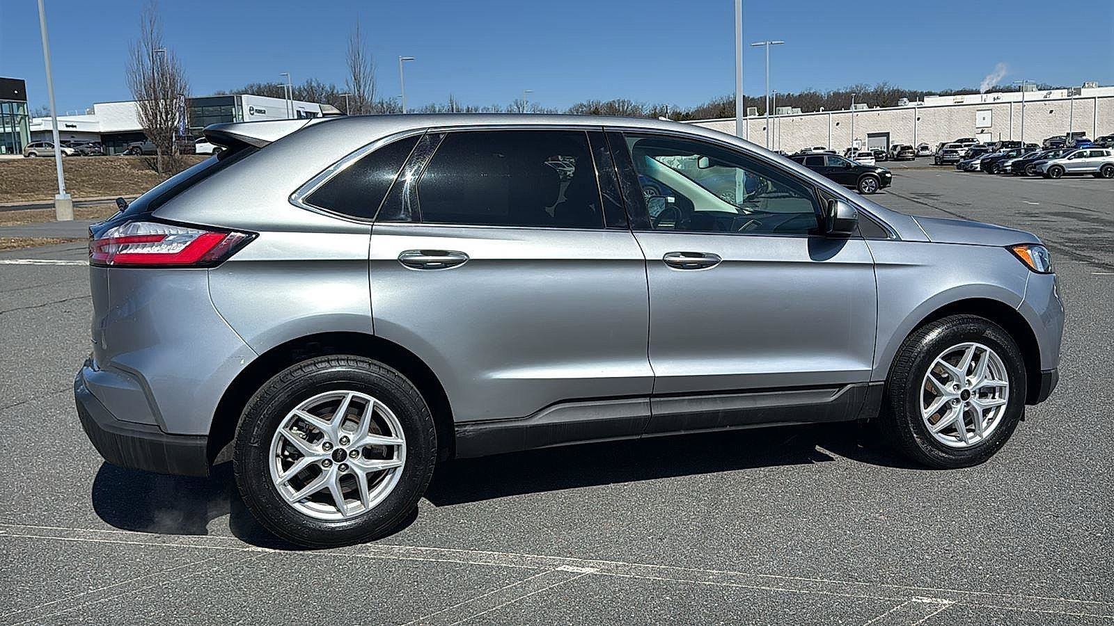 Used 2024 Ford Edge SEL AWD/4WD image 5