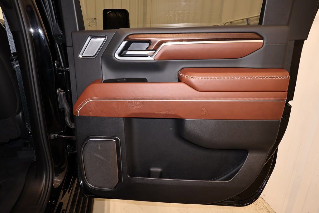 Used 2026 GMC Sierra 3500 Denali Ultimate image 18