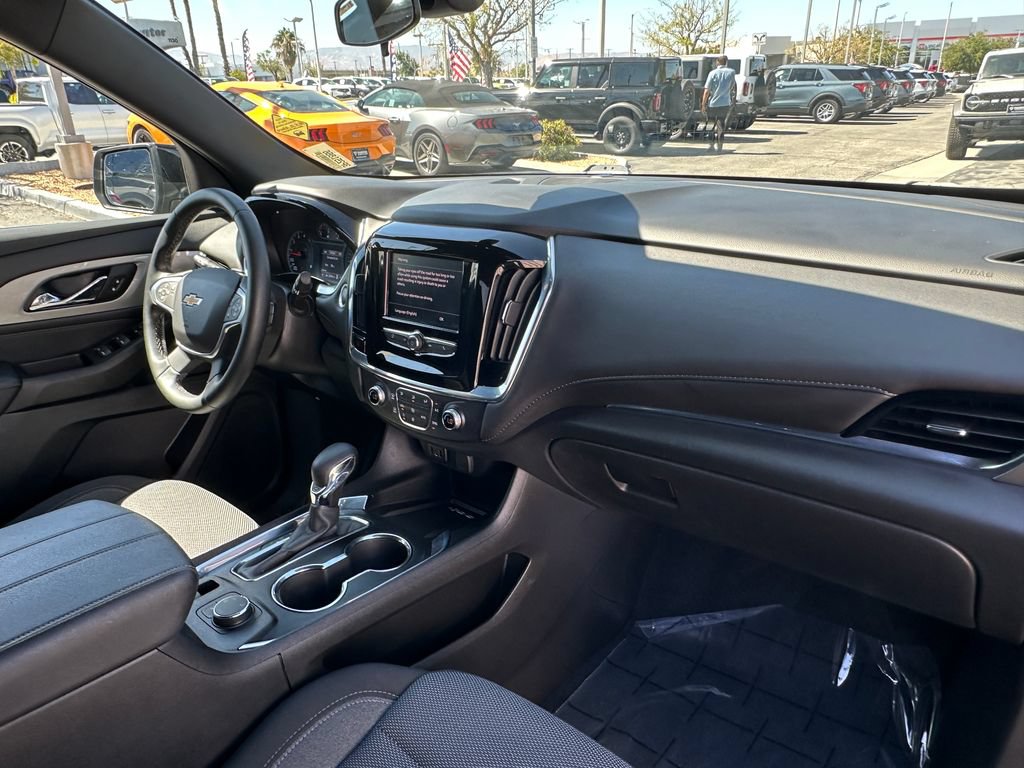 Used 2023 Chevrolet Traverse LT w/ LPO, Cargo Package AWD/4WD image 15