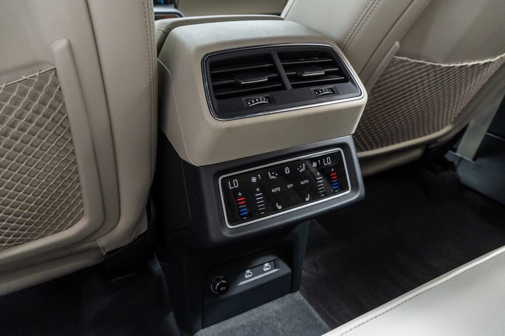 Used 2024 Audi Q8 e-tron Premium Plus image 29