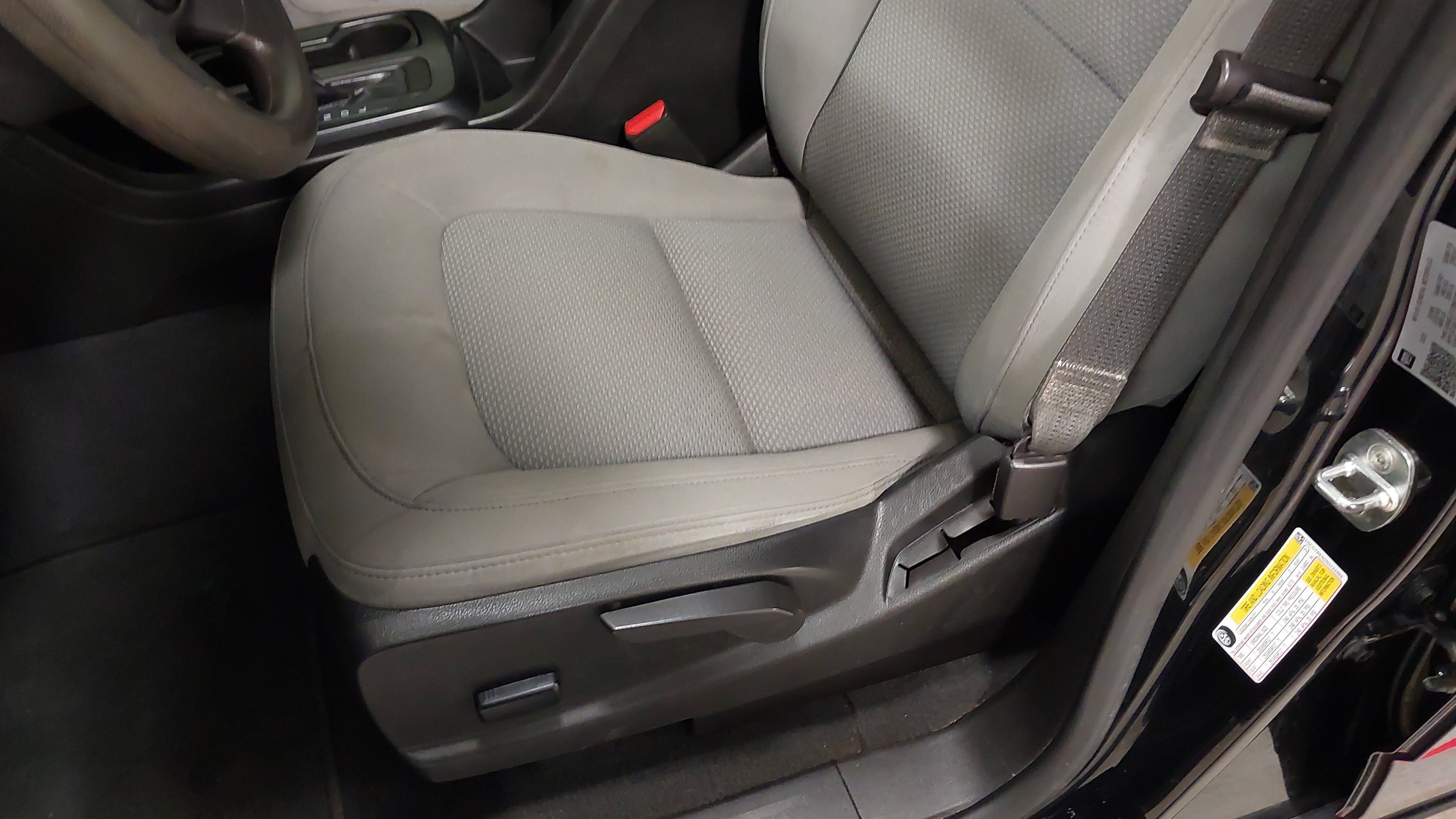 Used 2022 Chevrolet Colorado W/T AWD/4WD image 21