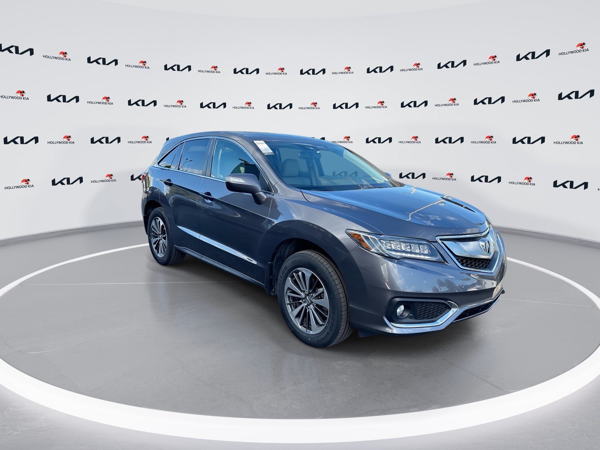 Used 2018 Acura RDX w/ Advance Package FWD image 2