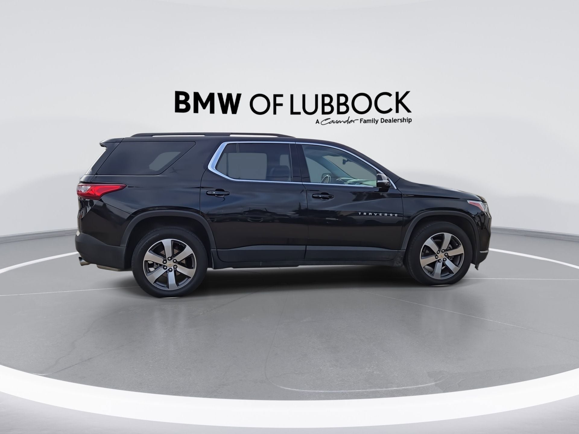 Used 2019 Chevrolet Traverse LT w/ LT Premium Package FWD image 9