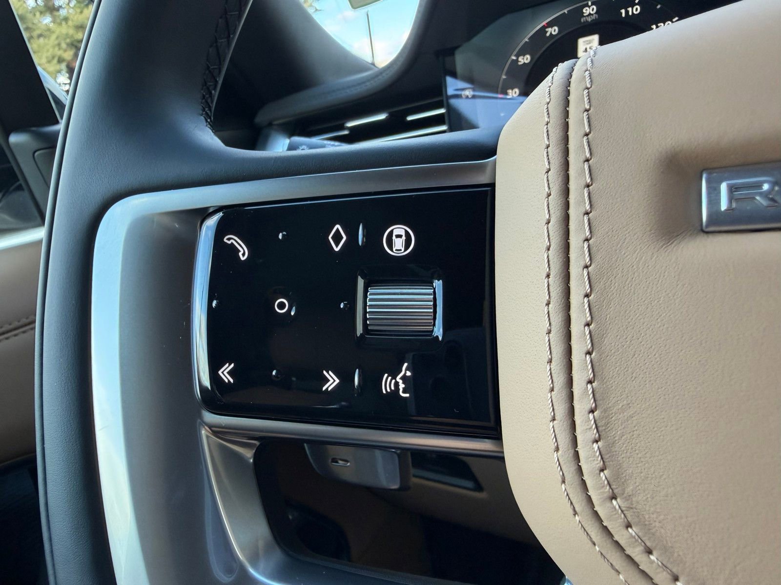 New 2026 Land Rover Range Rover SE image 11