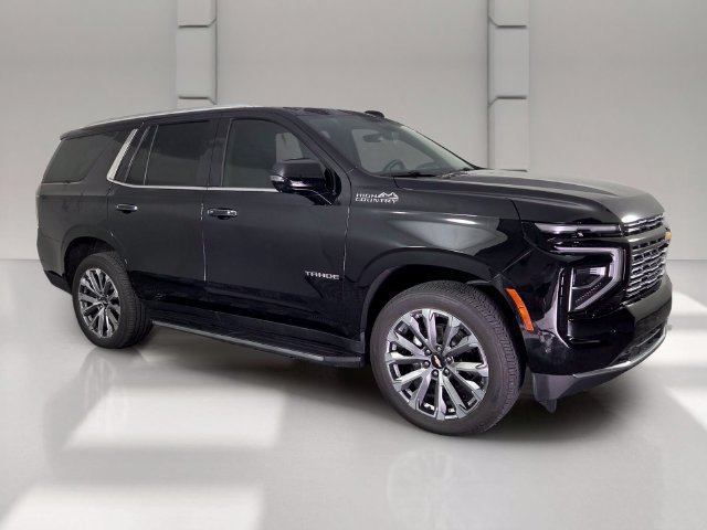 Used 2025 Chevrolet Tahoe High Country RWD image 2