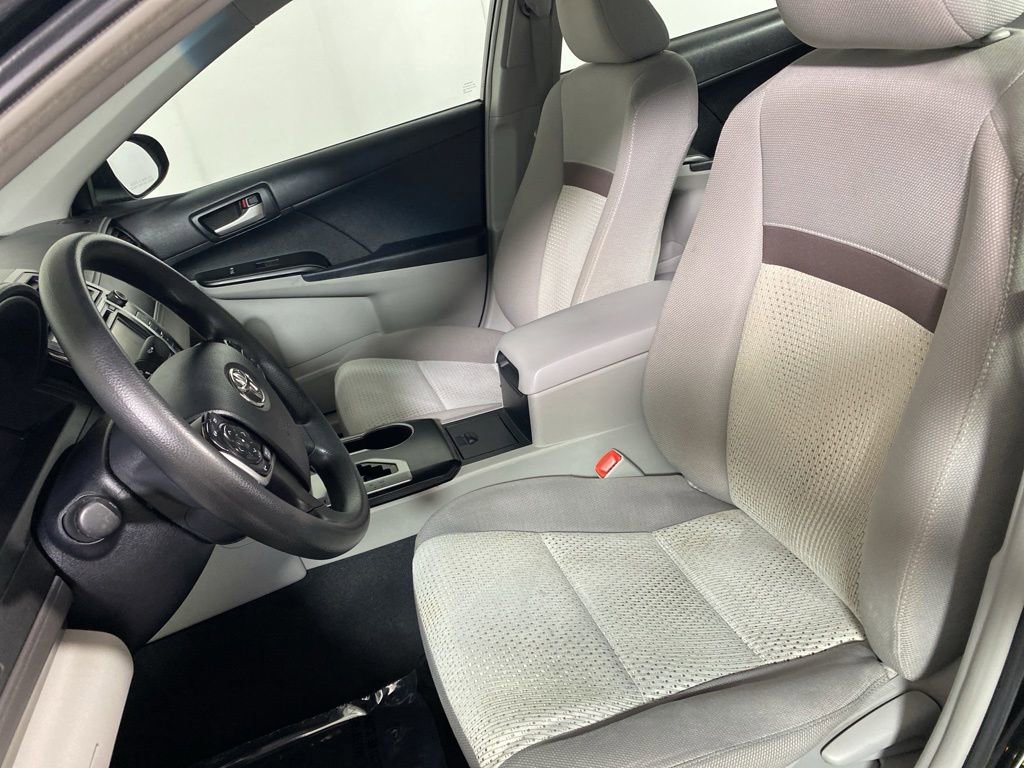 Used 2012 Toyota Camry LE FWD image 12