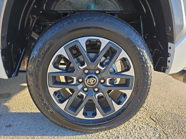 Used 2025 Toyota Tundra Limited image 33