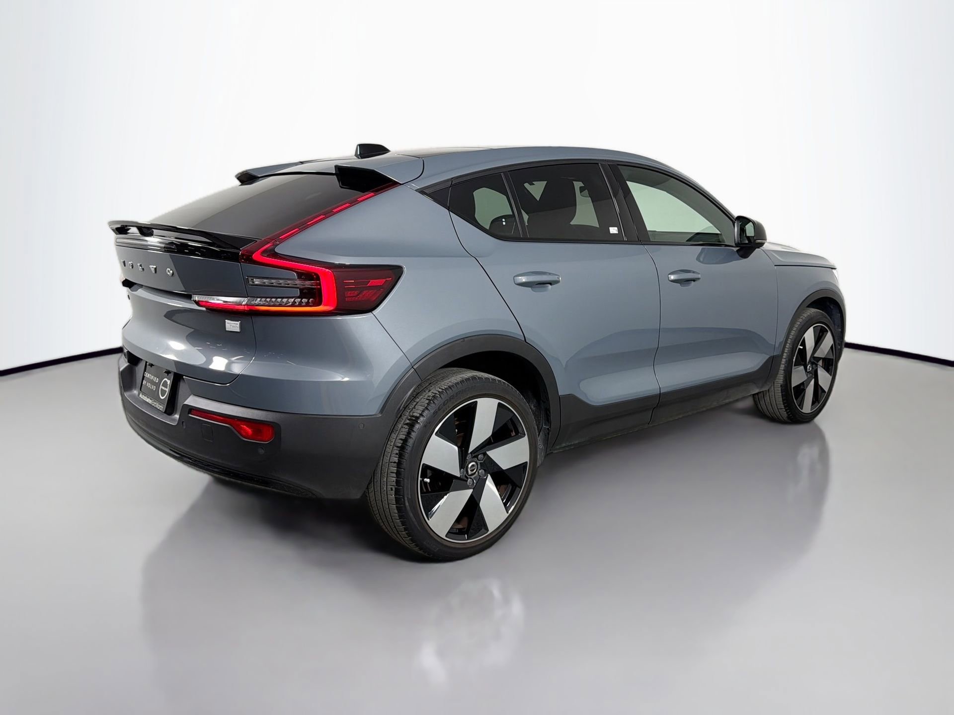 Certified 2023 Volvo C40 P8 Recharge Ultimate image 6