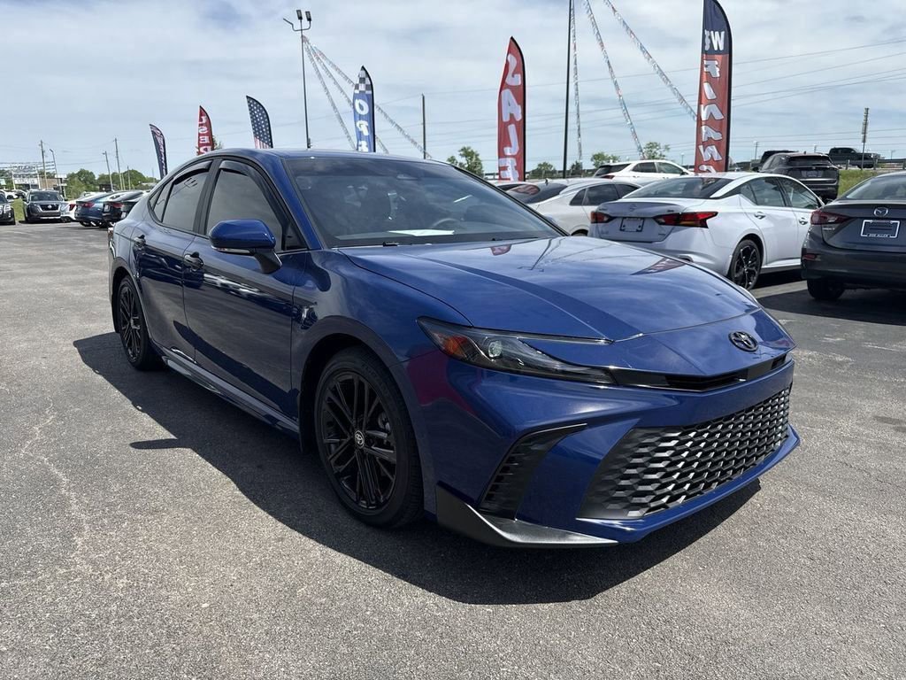 Used 2025 Toyota Camry SE w/ Convenience Package FWD image 15