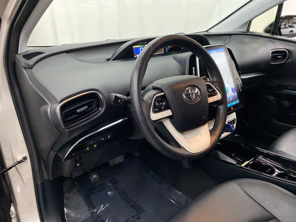 Used 2019 Toyota Prius Prime Advanced FWD image 2