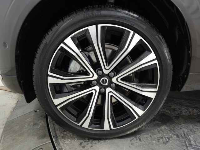 Certified 2023 Volvo XC60 B6 Ultimate w/ Climate Package image 14