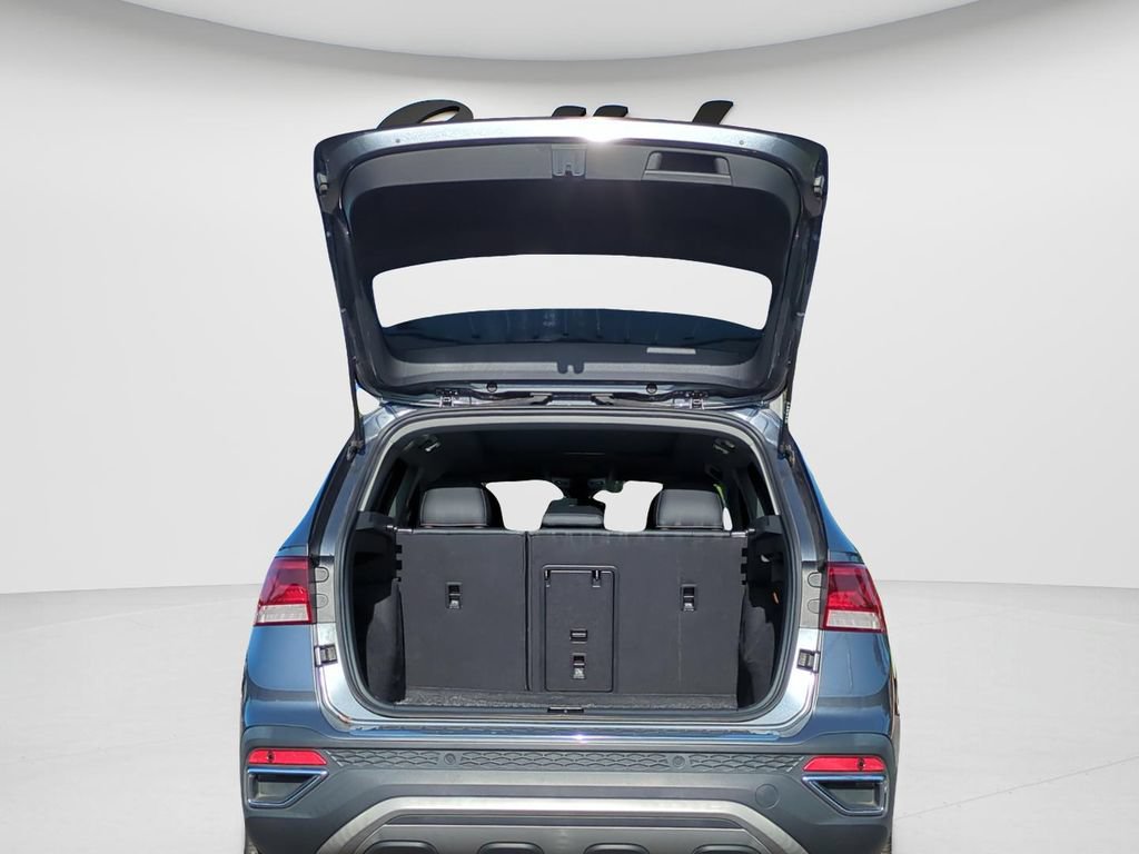 Used 2022 Volkswagen Taos SEL w/ Panoramic Sunroof Package AWD/4WD image 9