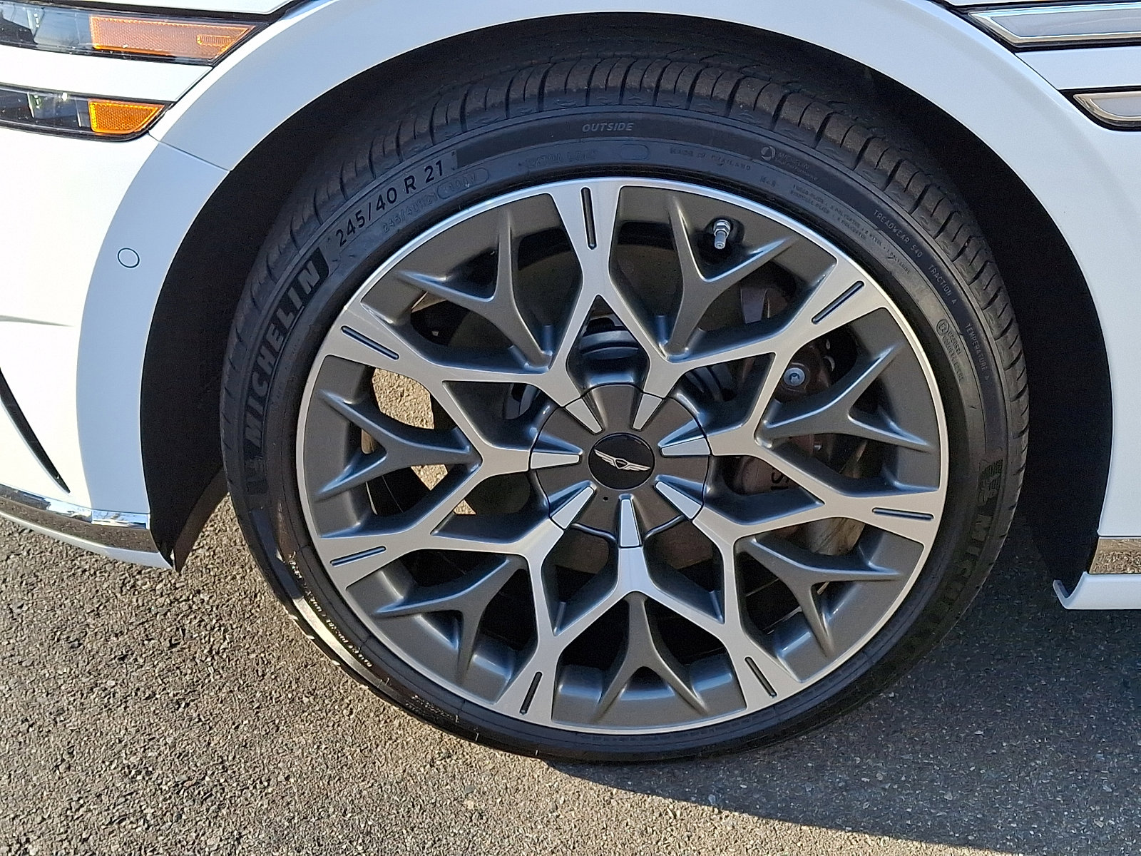 Certified 2025 Genesis G90 3.5T image 28