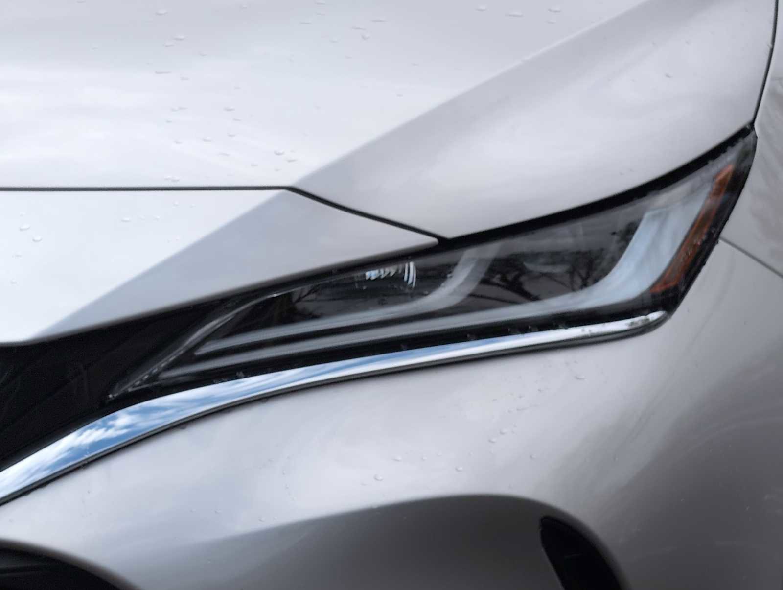 Used 2021 Toyota Venza Limited image 11