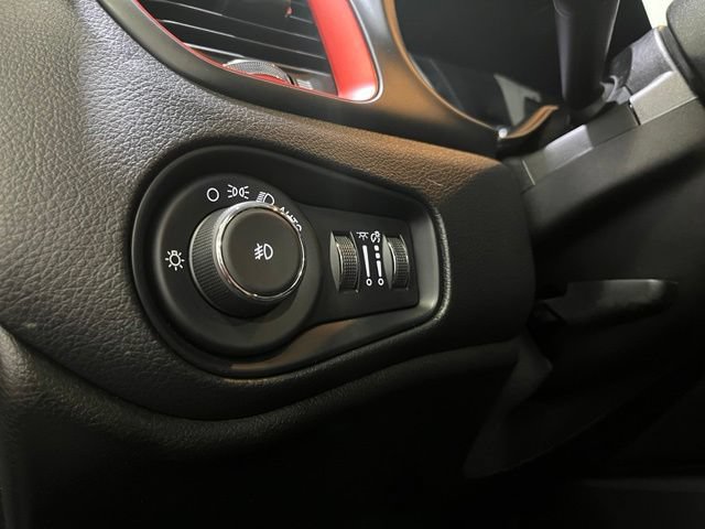 Used 2021 Jeep Renegade Trailhawk w/ Sun & Sound Group AWD/4WD image 14