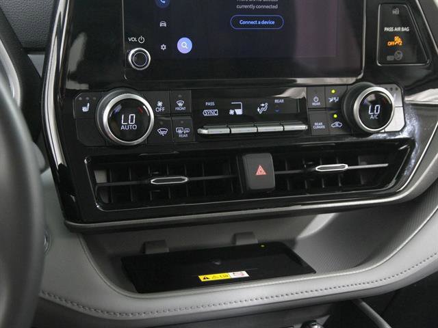 Used 2023 Toyota Highlander XLE image 15
