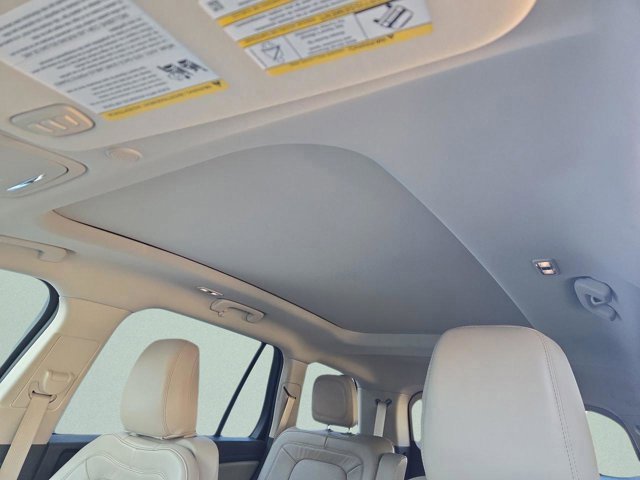 Used 2022 Lincoln Aviator Reserve w/ Elements Package Plus image 27