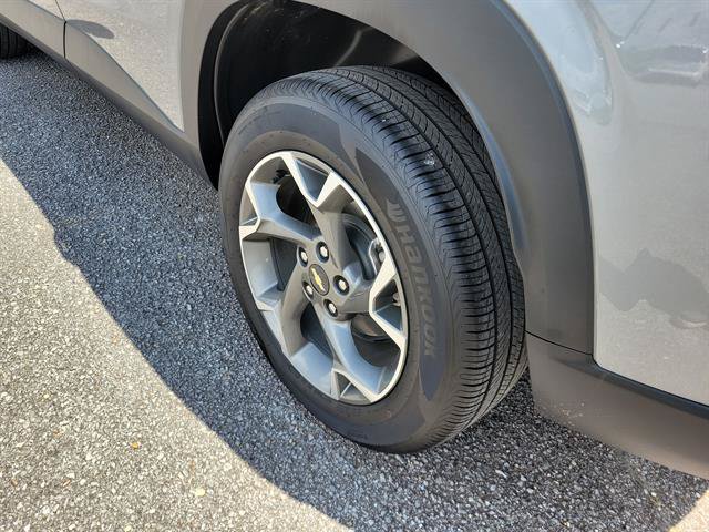 Used 2025 Chevrolet Trax LT FWD image 26