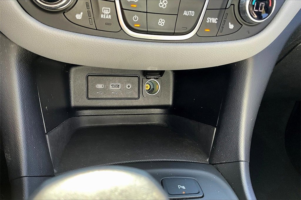 Used 2022 Chevrolet Equinox LT image 16