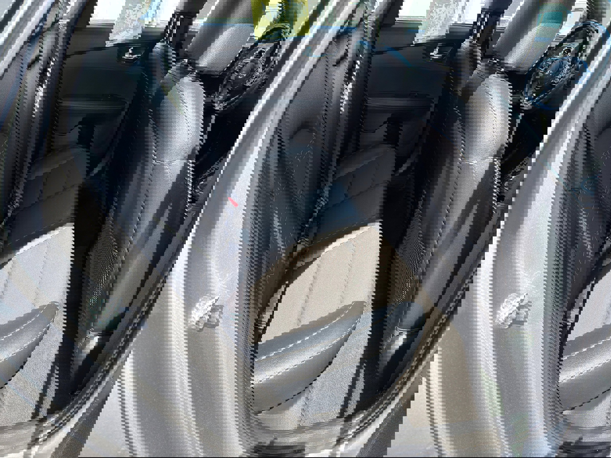 Used 2023 Kia Forte GT-Line w/ GT-Line Technology Package image 12