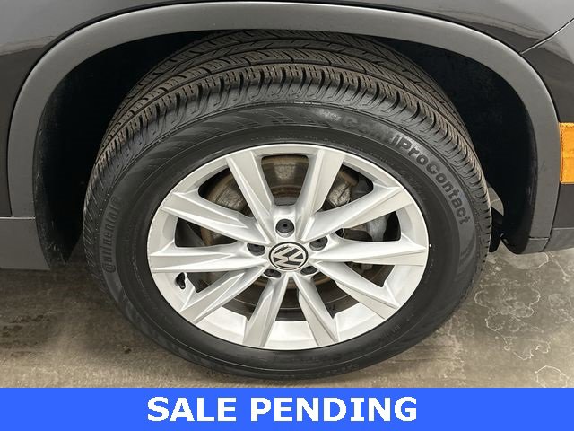 Used 2017 Volkswagen Tiguan Limited w/ Premium Package image 5