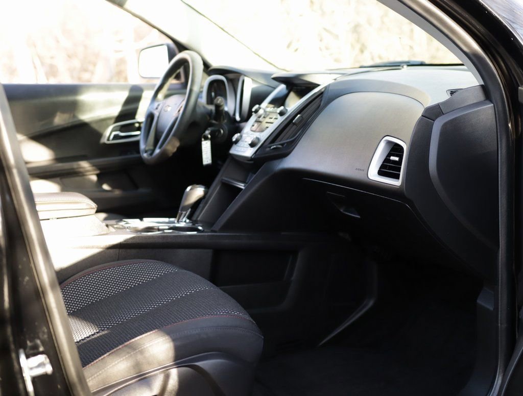 Used 2016 Chevrolet Equinox LS image 26