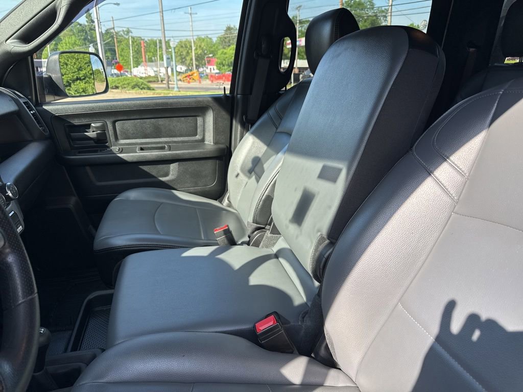 Used 2022 RAM 5500 Tradesman w/ Chrome Appearance Group AWD/4WD image 29
