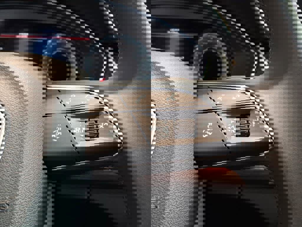 Used 2025 Audi Q5 2.0T Premium Plus image 16