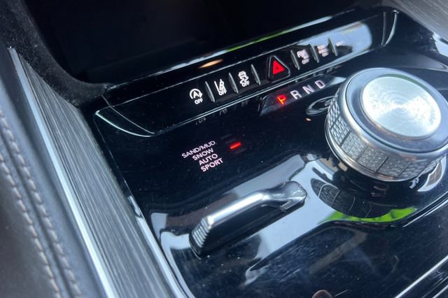 Used 2024 Jeep Wagoneer L Series II w/ Flexible Seating Group image 40