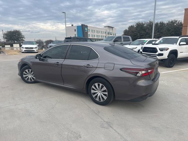 Used 2022 Toyota Camry LE image 5