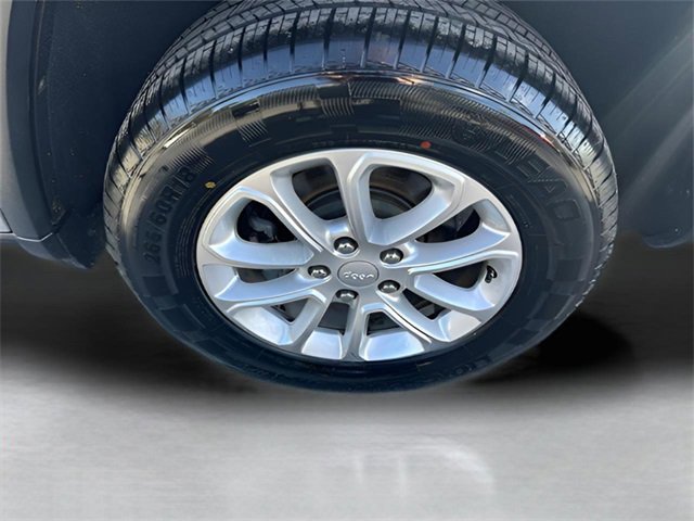 Used 2021 Jeep Grand Cherokee Laredo image 9