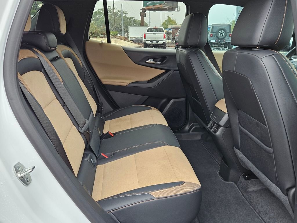 Used 2025 Chevrolet Equinox ACTIV w/ Safety and Technology Package image 13