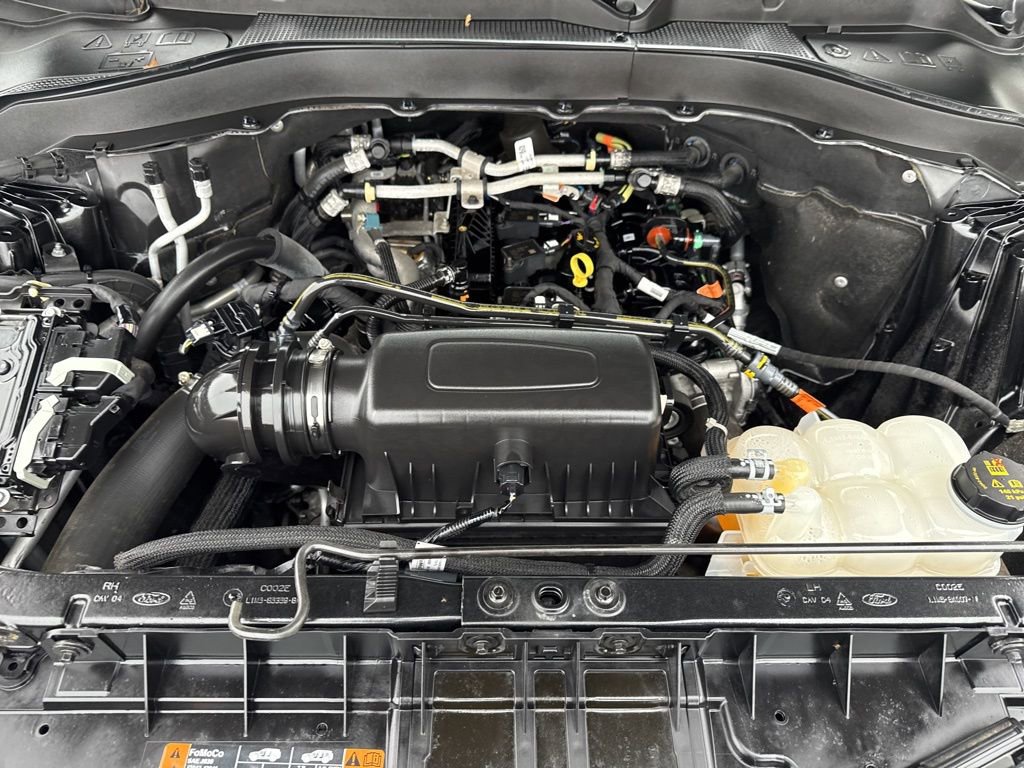 Used 2023 Ford Explorer XLT image 32