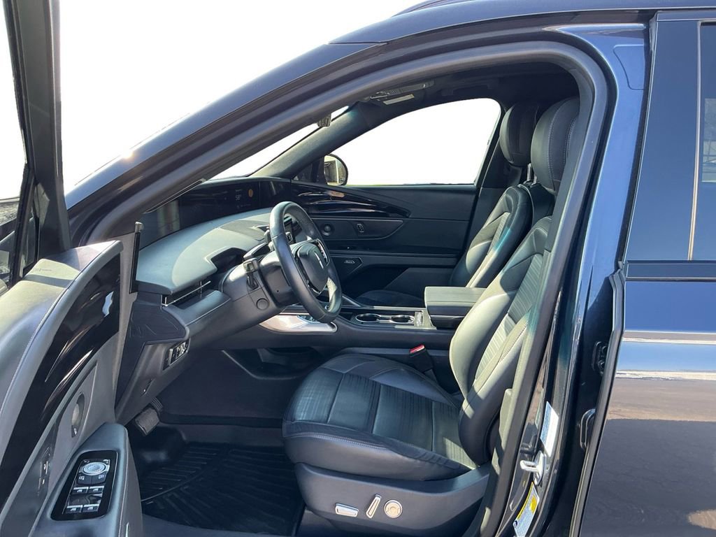 Used 2024 Lincoln Nautilus Reserve w/ Equipment Group 202A image 14