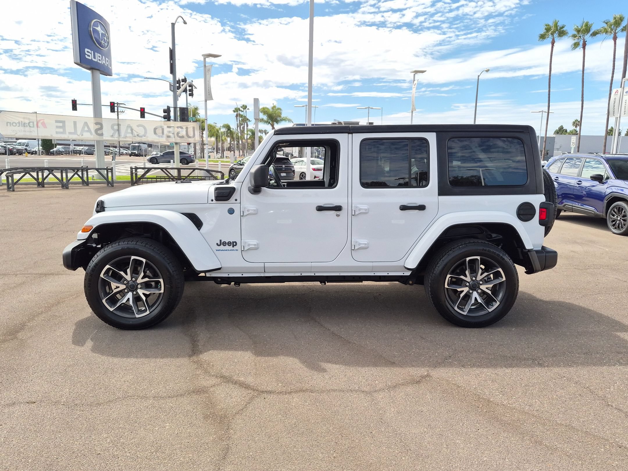 Used 2024 Jeep Wrangler Unlimited AWD/4WD image 4