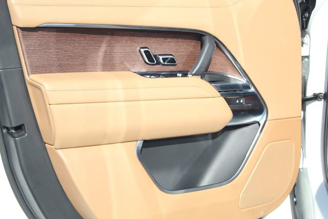 Used 2023 Land Rover Range Rover SE image 23
