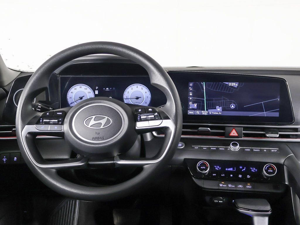 Certified 2024 Hyundai Elantra SEL image 28