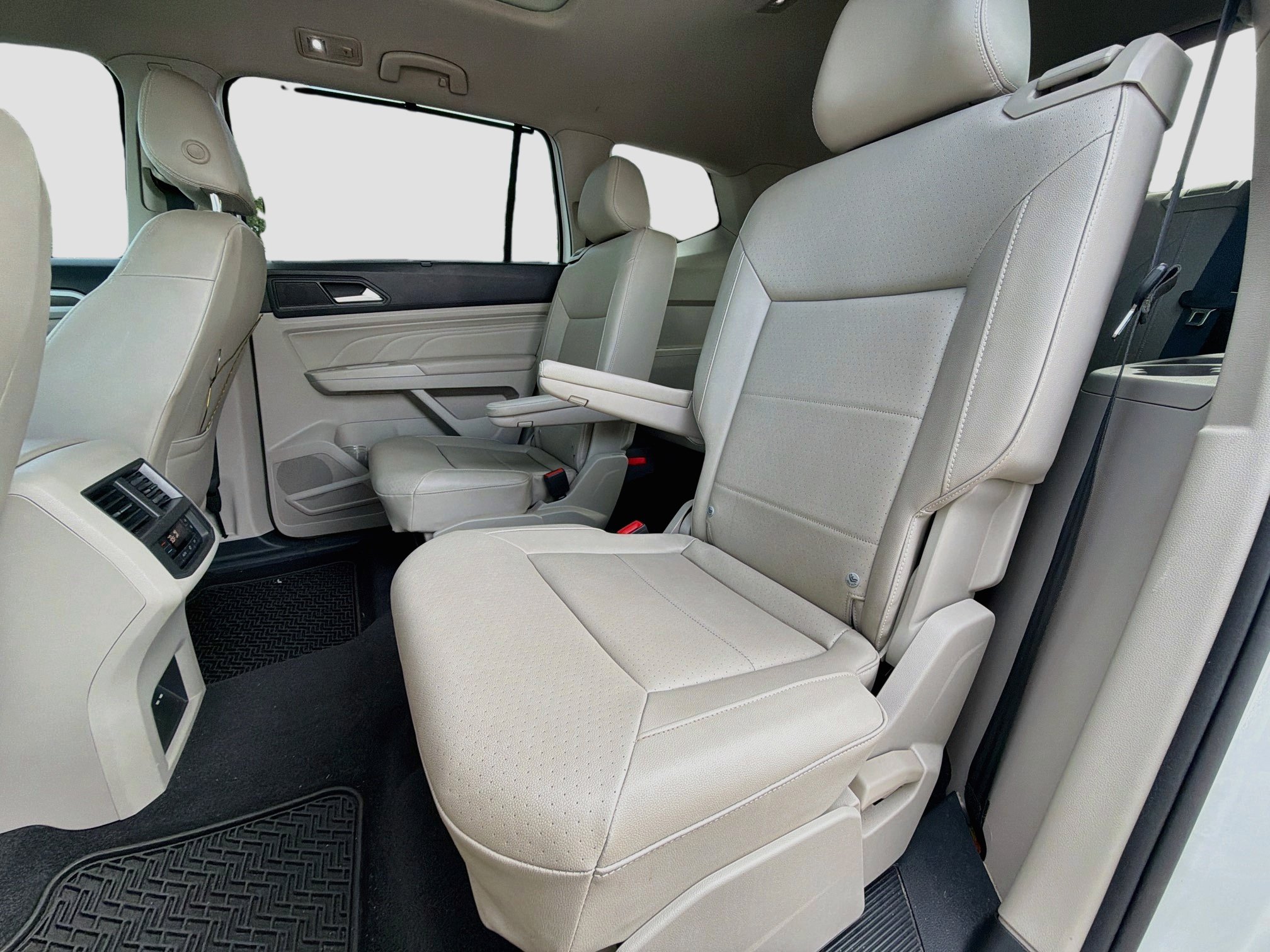 Used 2022 Volkswagen Atlas SE FWD image 22