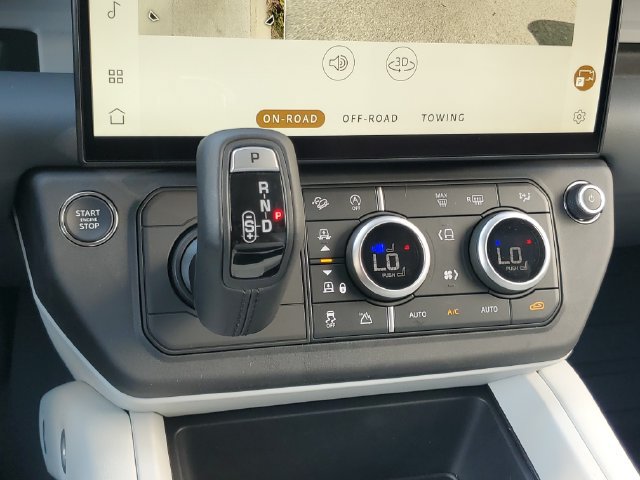 New 2026 Land Rover Defender 110 X-Dynamic SE AWD/4WD image 30