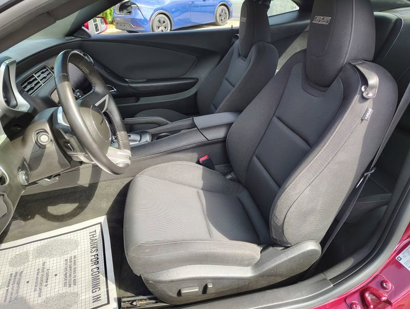 Used 2010 Chevrolet Camaro SS RWD image 10
