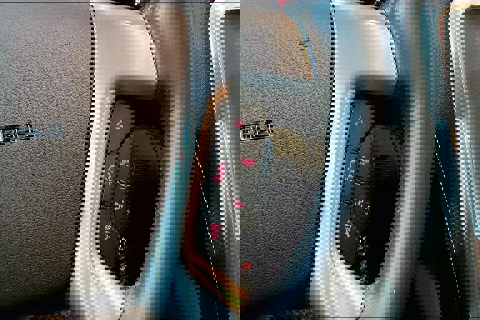 Used 2014 GMC Acadia Denali image 25